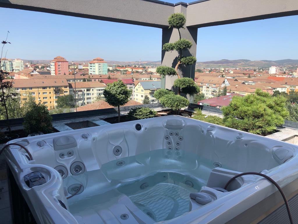 Amplasare jacuzzi pe terasa unui imobil